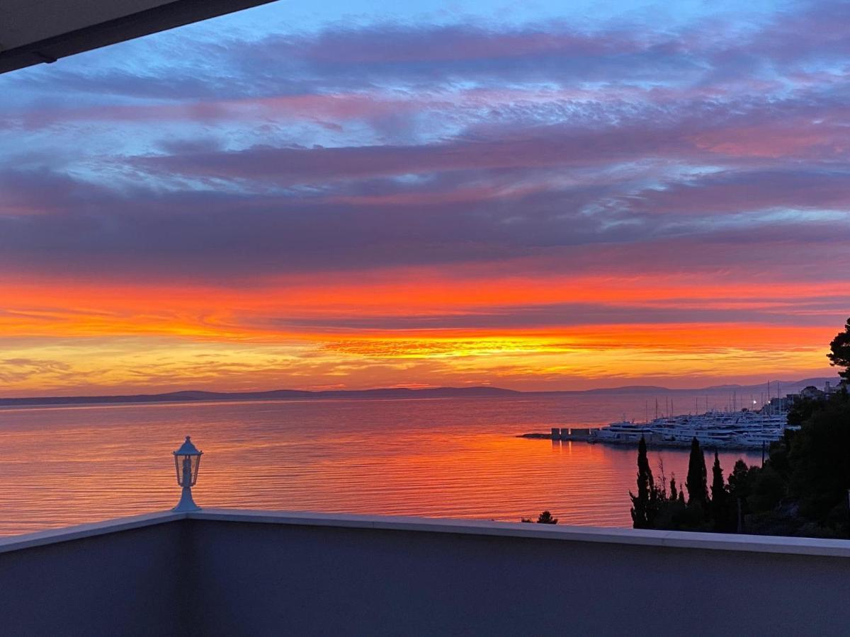 Luxury Sea View Apartment イェセニツェ エクステリア 写真