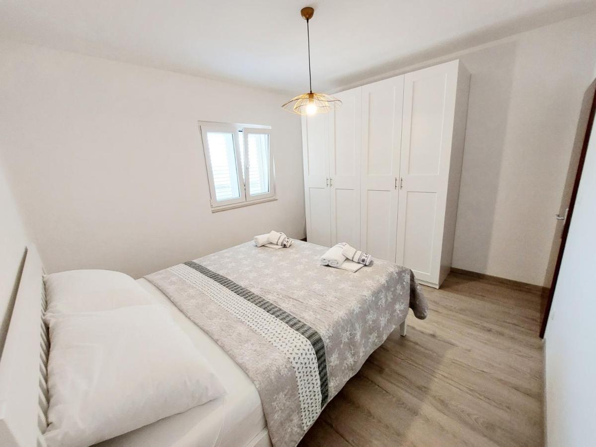 Luxury Sea View Apartment イェセニツェ エクステリア 写真