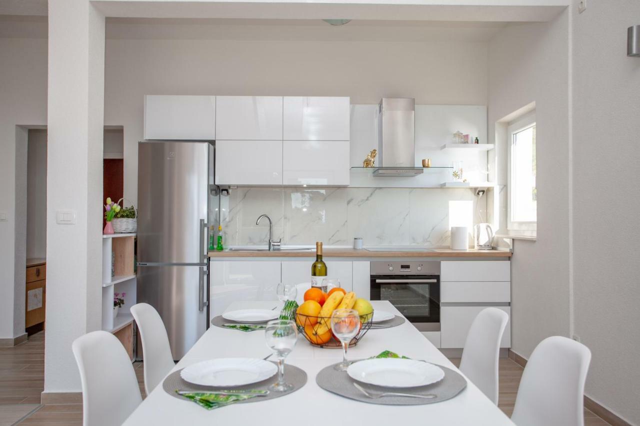 Luxury Sea View Apartment イェセニツェ エクステリア 写真