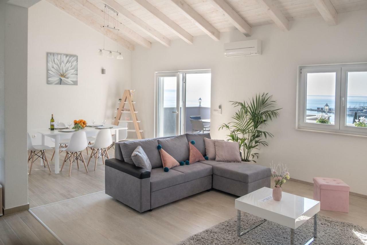 Luxury Sea View Apartment イェセニツェ エクステリア 写真