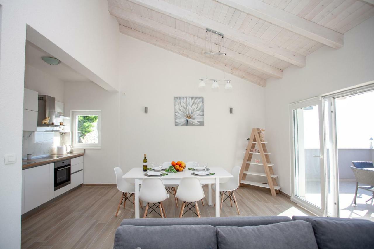 Luxury Sea View Apartment イェセニツェ エクステリア 写真